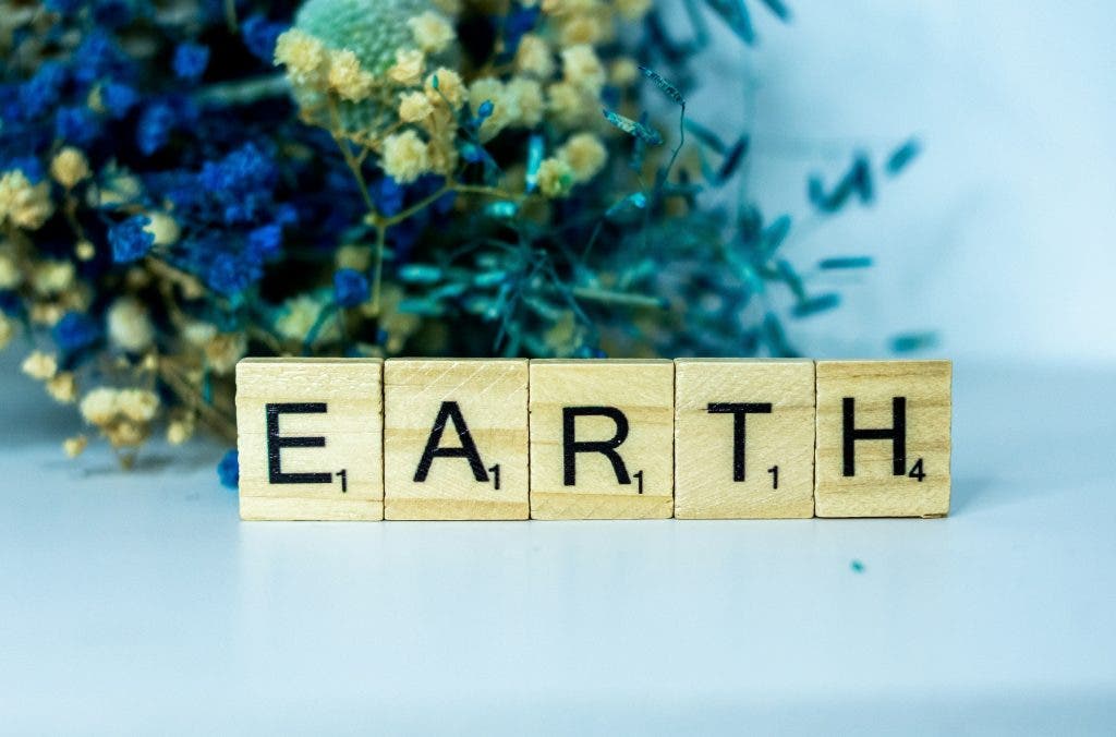 Earth scrabble blocks