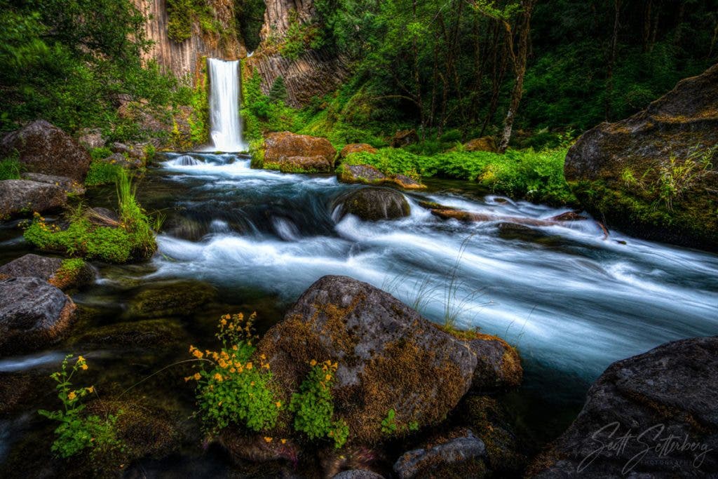 Toketee Falls waterfall