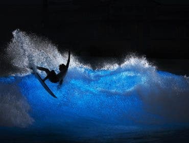 HALLBERGMOOS, GERMANY - OCTOBER 07: Aelan Vaast of French Polynesia performs a layback hack during a private surf training sessio at 02 Surftown MUC on October 07, 2025 in Hallbergmoos, Germany. Seven surfers from France and French Polynesia traveled to Munich for some intensive surf training sessions at Surftown MUC. The wave pool can provide a variety of different waves from a point break or A frame to a fast hollow wave with air sections allowing for a huge variety of surfing conditions. (Photo by Adam Pretty/Getty Images)