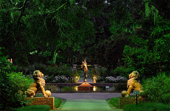 Statues in 3D wiggle image