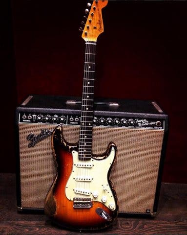 Description: :Images:08_BGuitar.jpg